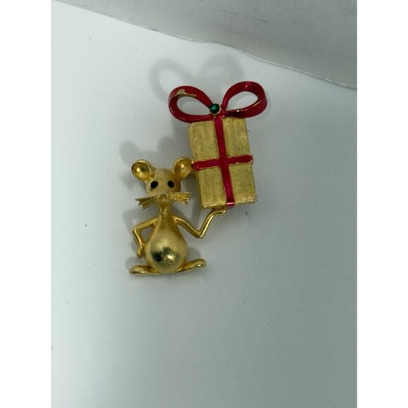 Vintage Rare MYLU Rhinestone Enamel Mouse Holding Christmas Present Pin‎ Brooch - Picture 3 of 8